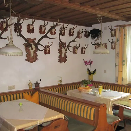 Bauernhof Huber مزرعة للإقامة *